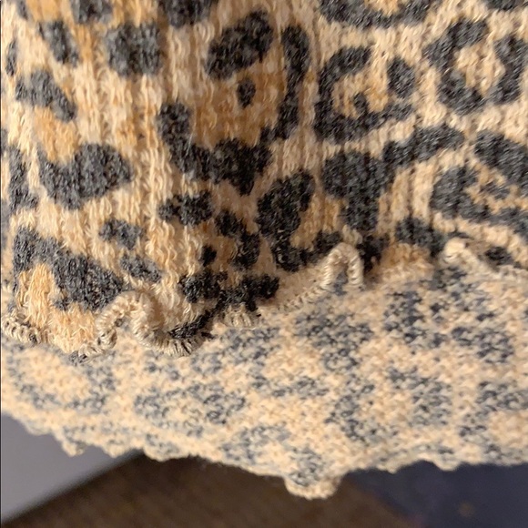 Leopard stretch knit top - Picture 5 of 7